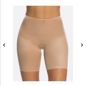 SPANX Skinny Britches® Mid-Thigh Short